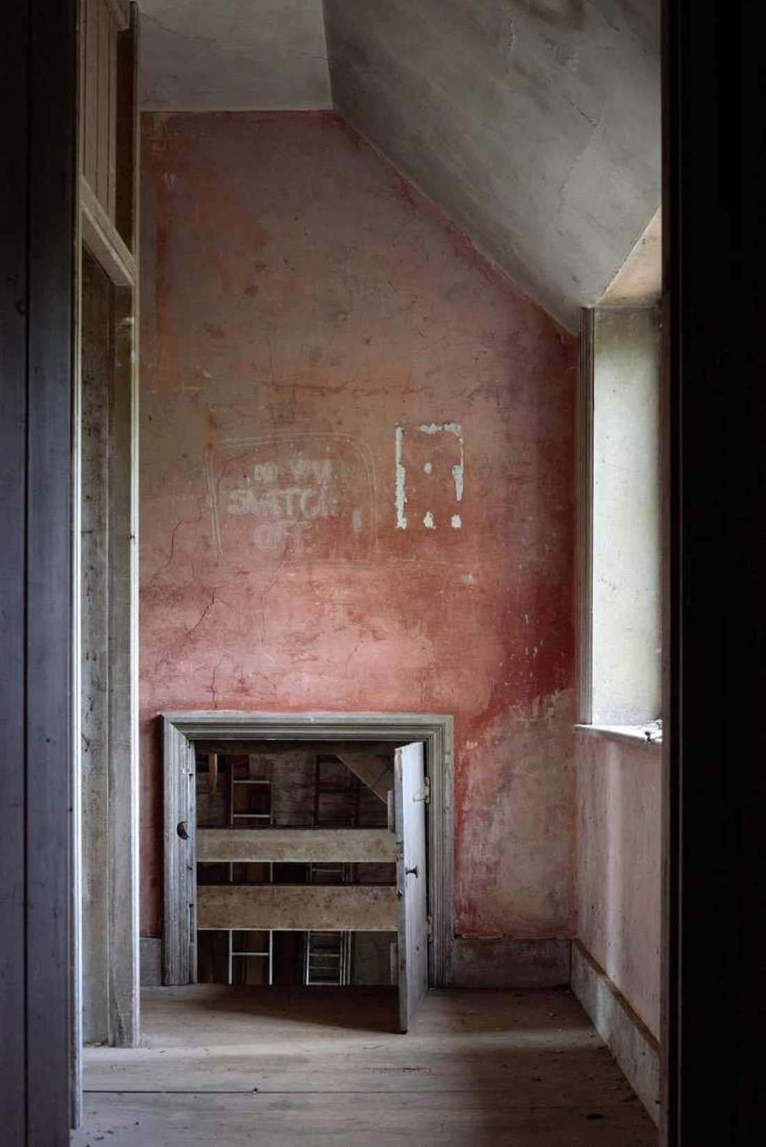 Characterful unrestored room