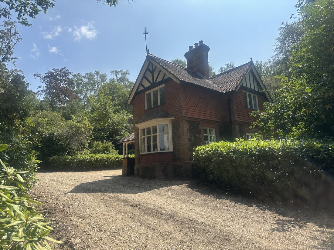 Lodge cottage and forecourt